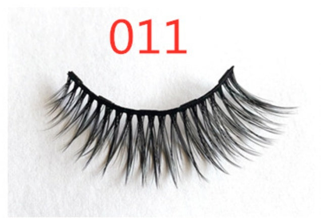 LuxuryGlow Magnetic False Eyelashes – Natural Look with Cotton Stem (1 Pair)