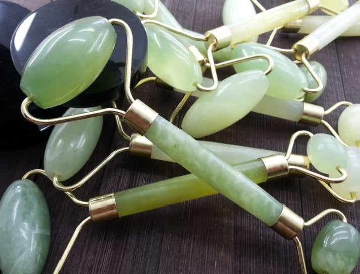 LuxuryGlow Natural Jade Facial Roller – Rejuvenating Beauty Massage Tool