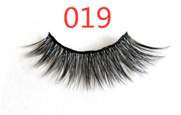 LuxuryGlow Magnetic False Eyelashes – Natural Look with Cotton Stem (1 Pair)