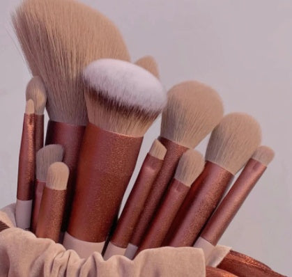 Juego de 13 brochas de maquillaje profesionales LuxuryGlow con cerdas sintéticas suaves