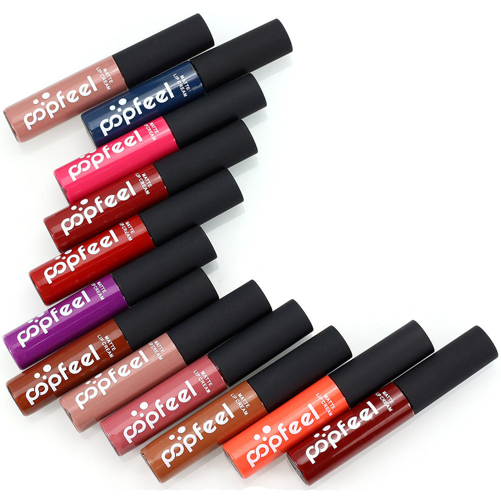 Set de 12 labiales LuxuryGlow con brillo labial: duraderos, hidratantes y resistentes a las manchas.