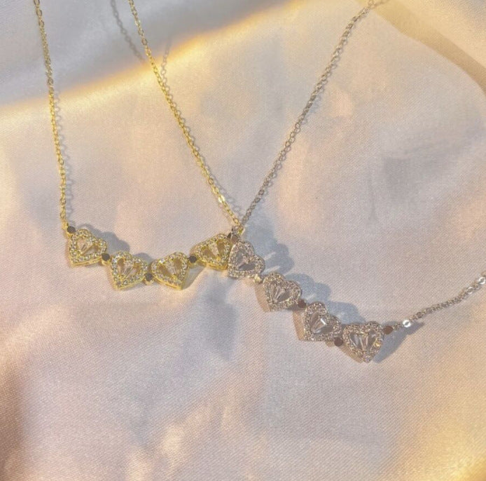 Retro Magnetic Folding Heart Shaped Four Leaf Clover Pendant Necklace Women Love Clavicle Chain Gifts Openable Choker Jewelry - LUXURY GLOW