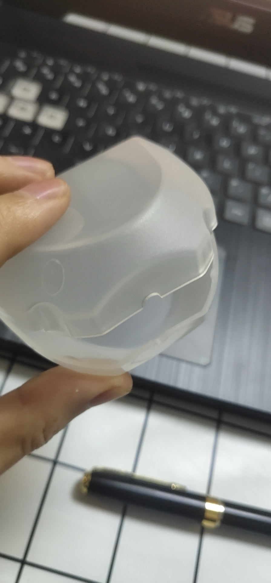 Cepillo de dientes eléctrico automático LuxuryGlow 360°: en forma de U, luz azul, resistente al agua y recargable por USB.