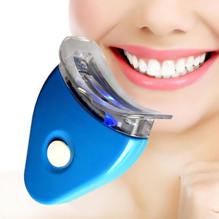 مجموعة تبييض الأسنان LuxuryGlow LED مع جل - يزيل البقع ويبيض الأسنان بسرعة
