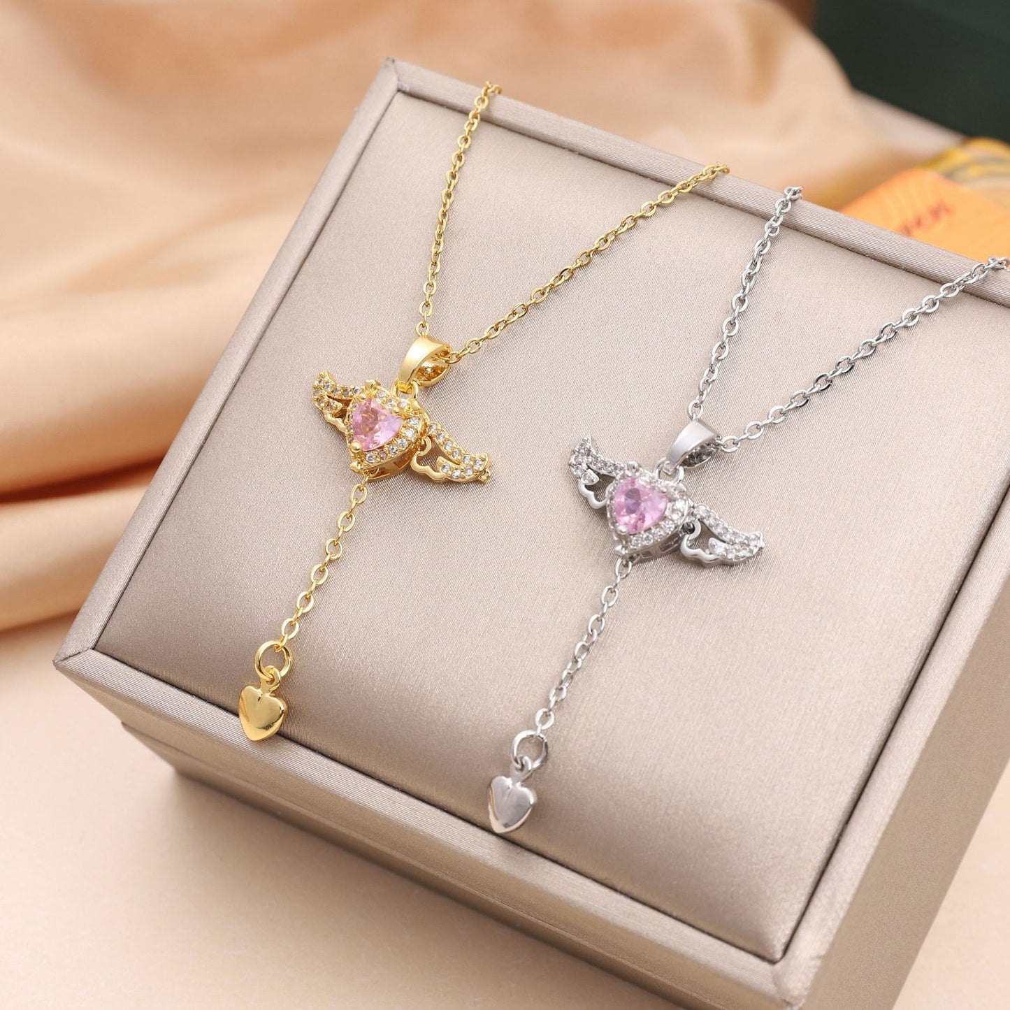 Collar con borlas y alas de ángel de Cupido en movimiento de lujo con cadena de clavícula de cristal, regalo de San Valentín para mujer.