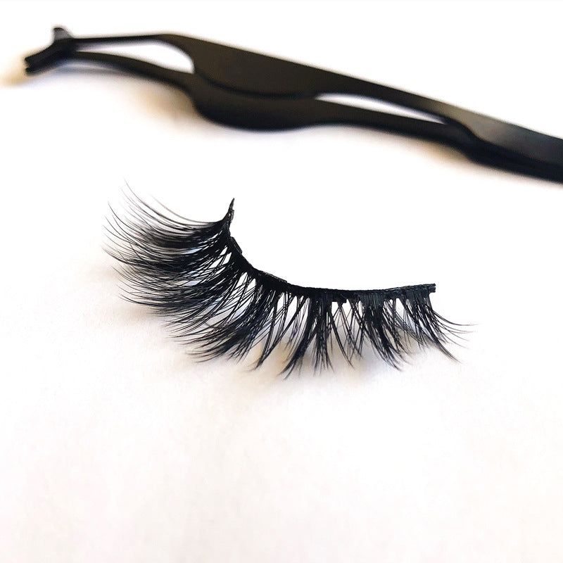 LuxuryGlow Magnetic False Eyelashes – Natural Look with Cotton Stem (1 Pair)