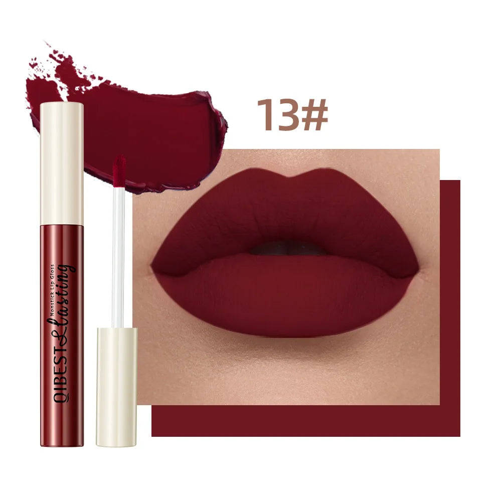 Labial líquido mate QiBest: duradero, resistente a las manchas y con acabado aterciopelado.