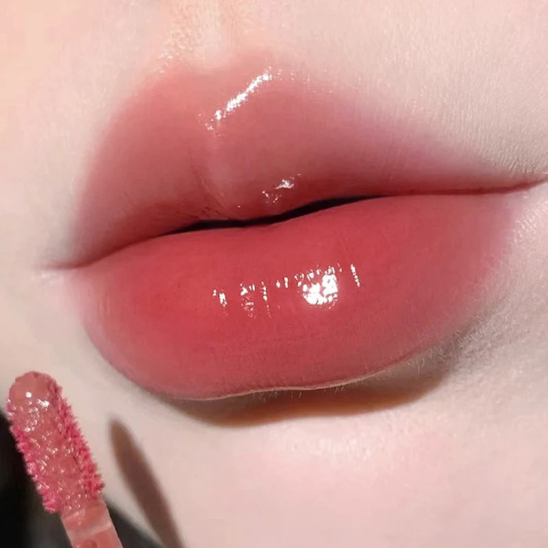 Laca de labios Crystal Gloss de HERORANGE: brillo cristalino, duradero y no pegajoso.