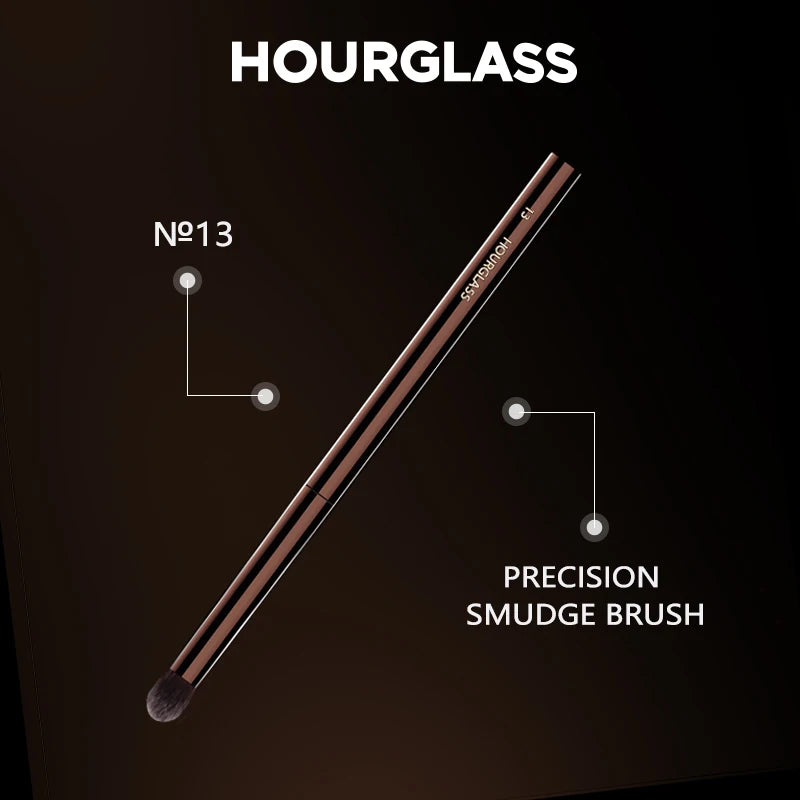 فرشاة العيون الدقيقة رقم 13 من Hourglass - ألياف صوف ناعمة لتطبيق لطيف ودقيق