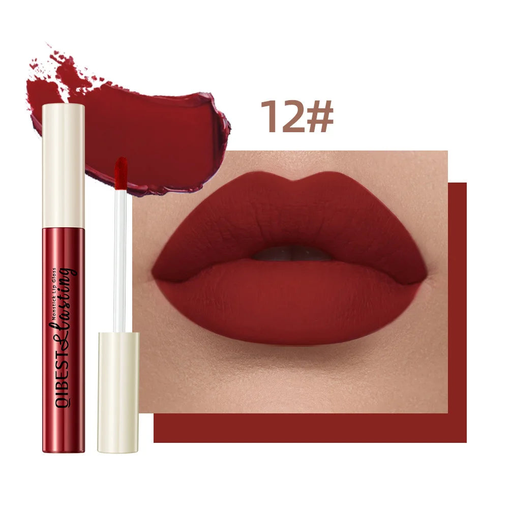 Labial líquido mate QiBest: duradero, resistente a las manchas y con acabado aterciopelado.