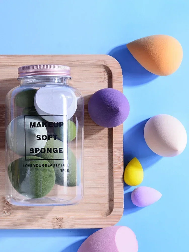 Juego de 7 esponjas de maquillaje con degradado LuxuryGlow con caja de cartón para guardar huevos: suaves y reutilizables.