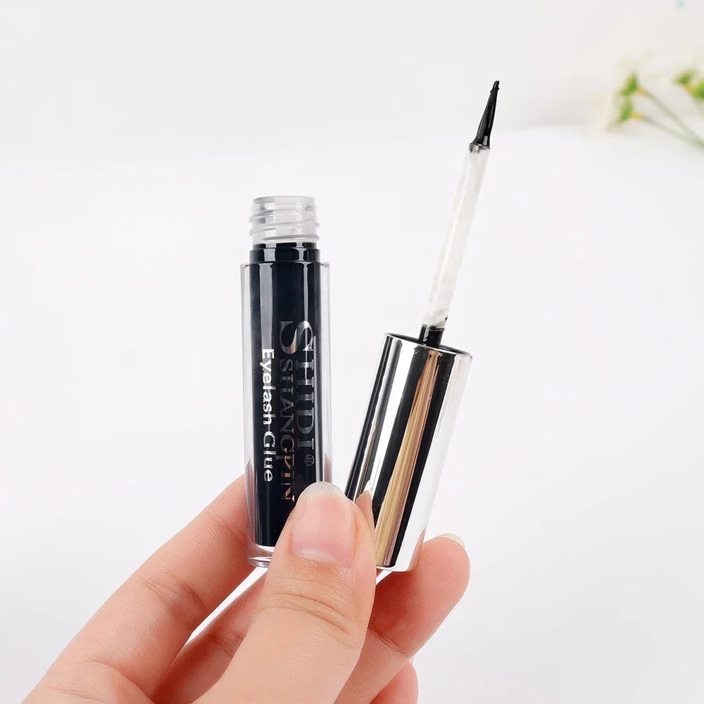 غراء الرموش الاحترافي من LuxuryGlow - لاصق رموش شفاف وأسود مقاوم للماء