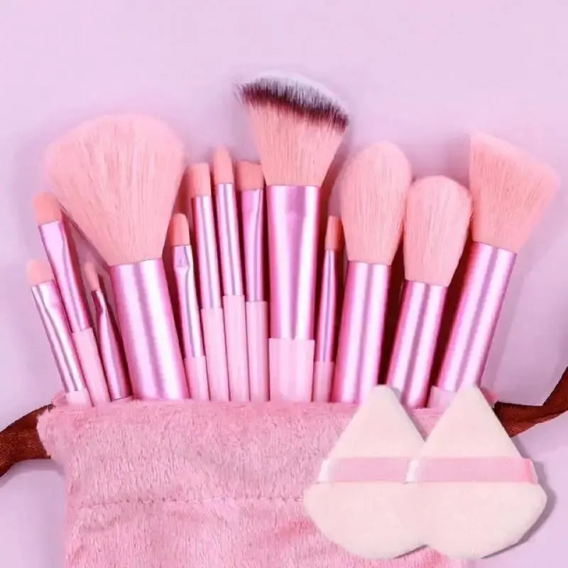 مجموعة فرش مكياج احترافية فاخرة من LuxuryGlow، مكونة من 16 قطعة - ألياف صوف ناعمة، وفرشاة كريم أساس وظلال عيون رقيقة