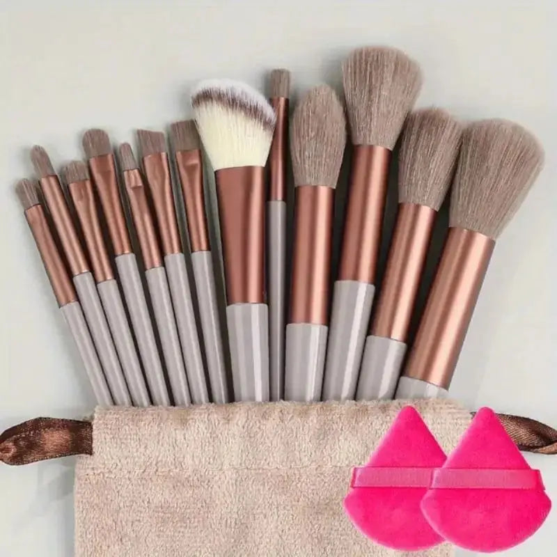 مجموعة فرش مكياج احترافية فاخرة من LuxuryGlow، مكونة من 16 قطعة - ألياف صوف ناعمة، وفرشاة كريم أساس وظلال عيون رقيقة