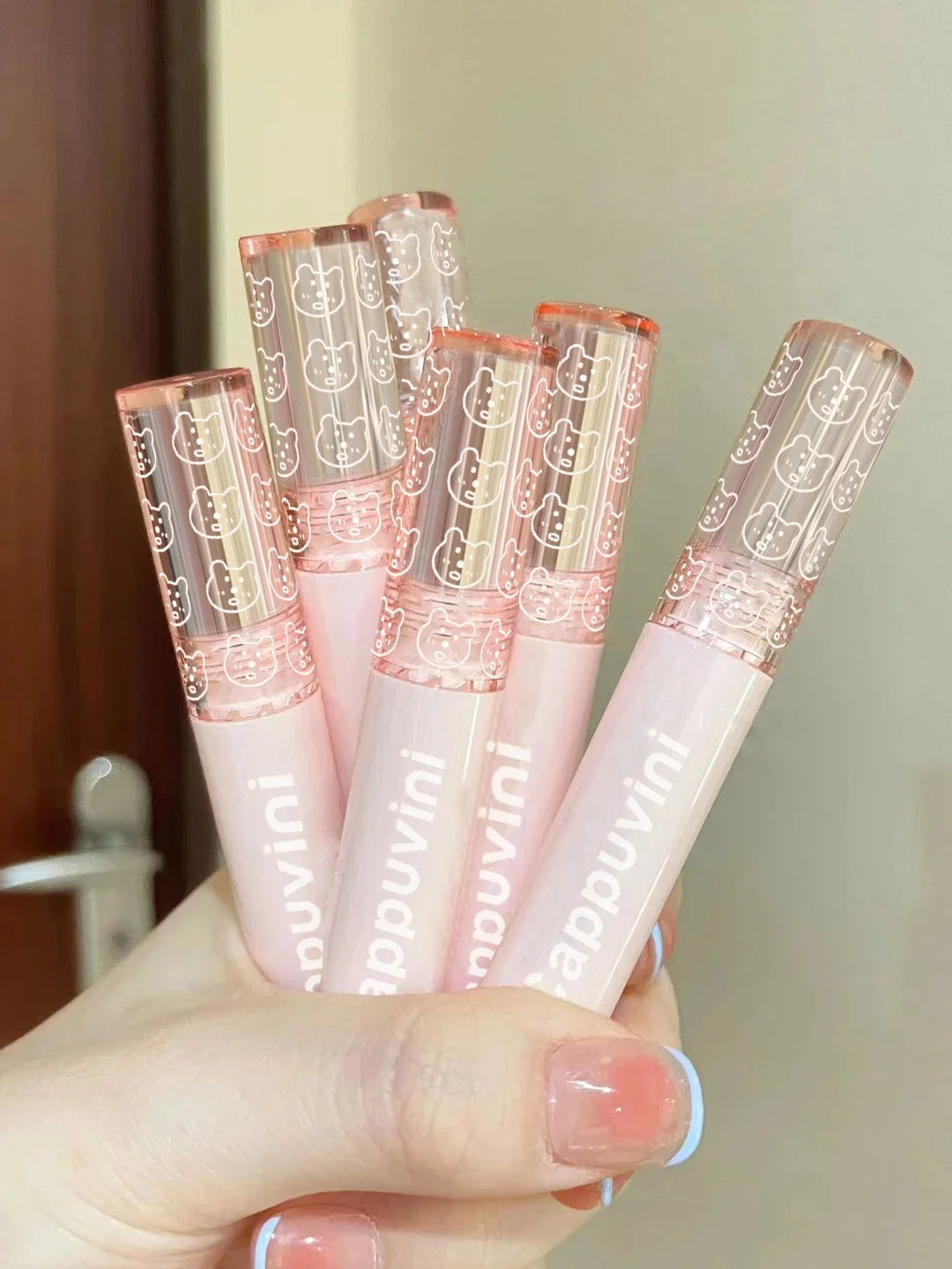 Brillo de labios con efecto espejo en rosa cereza LuxuryGlow: aceite labial hidratante con brillo de cristal