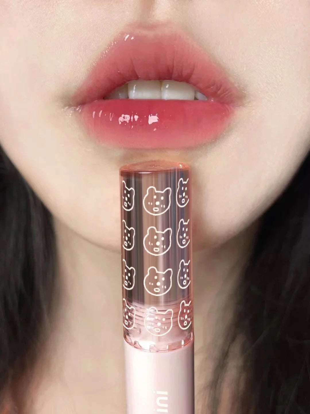 Brillo de labios con efecto espejo en rosa cereza LuxuryGlow: aceite labial hidratante con brillo de cristal