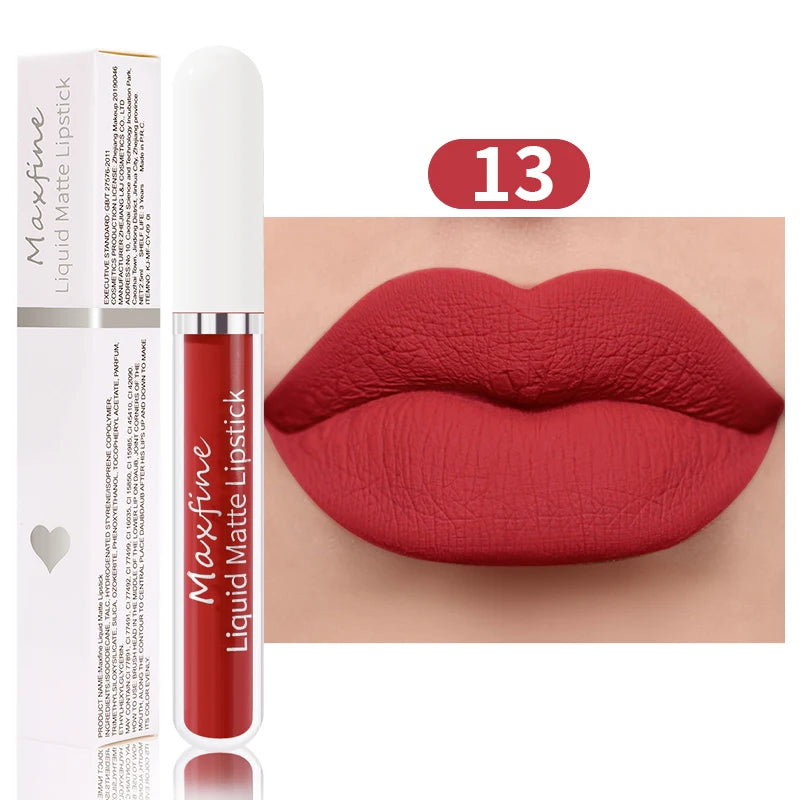 Lápiz labial líquido mate MAXFINE: alta pigmentación, resistente al agua y antiadherente.