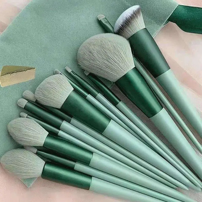 مجموعة فرش مكياج احترافية من LuxuryGlow، مكونة من 13 قطعة، لظلال العيون وأحمر الخدود وكريم الأساس