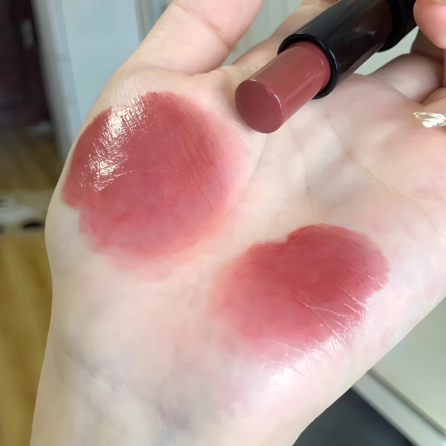 Lápiz labial resistente al agua LuxuryGlow Red Brown: hidratante, duradero y con brillo de espejo.