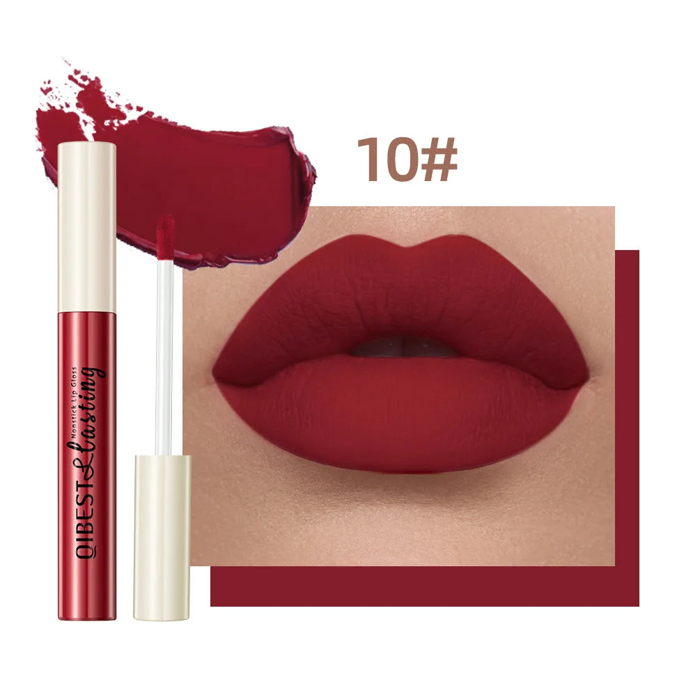 Labial líquido mate QiBest: duradero, resistente a las manchas y con acabado aterciopelado.