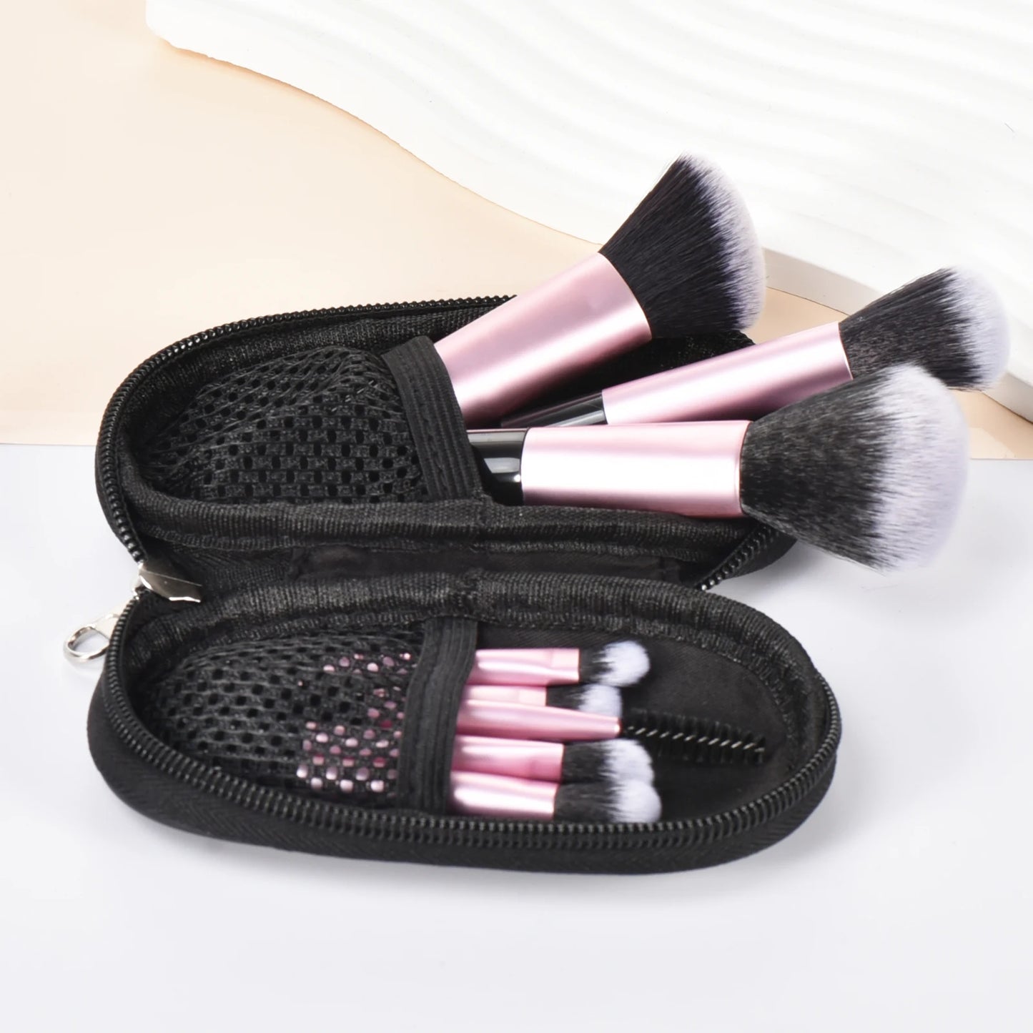 مجموعة فرش مكياج صغيرة من LuxuryGlow، 10 ألوان، مجموعة سفر محمولة مع إسفنجة وأدوات