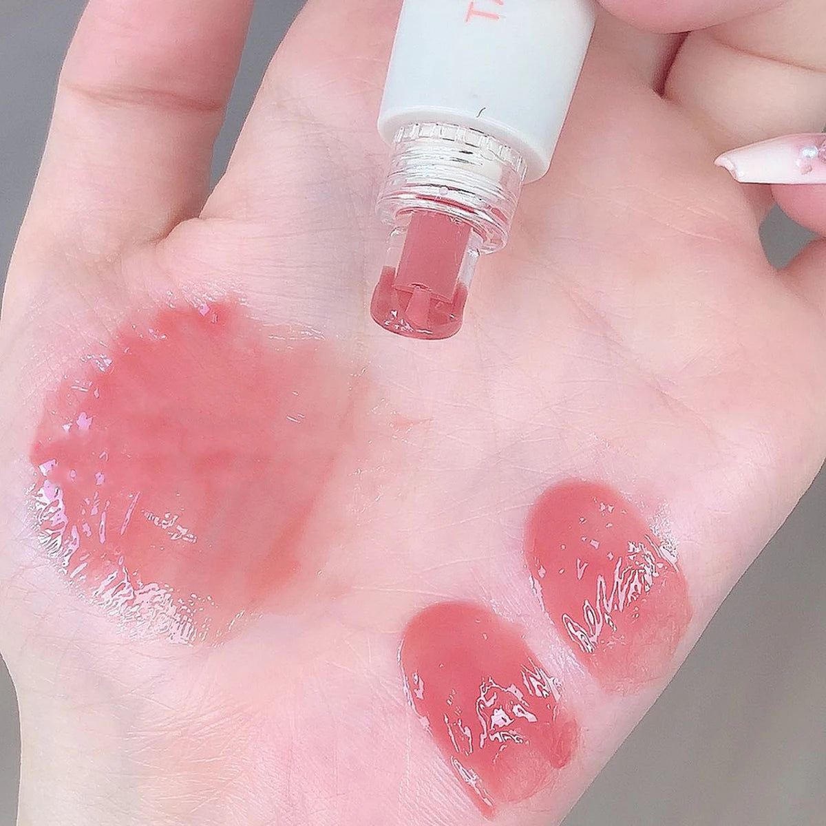 Brillo labial hidratante Lip Jelly Essence de TATIBEAUTY | Brillo hidratante y duradero