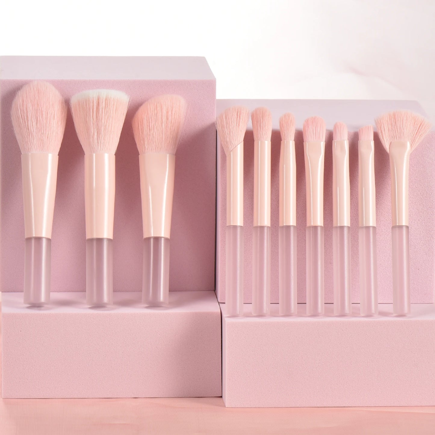 مجموعة فرش مكياج صغيرة من LuxuryGlow، 10 ألوان، مجموعة سفر محمولة مع إسفنجة وأدوات
