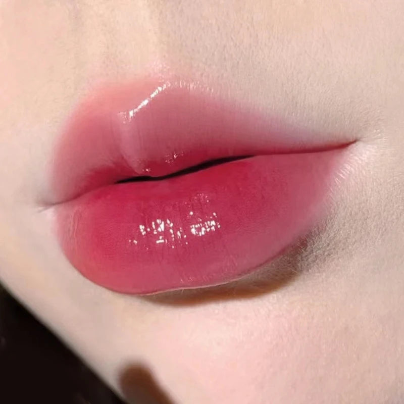 Laca de labios Crystal Gloss de HERORANGE: brillo cristalino, duradero y no pegajoso.