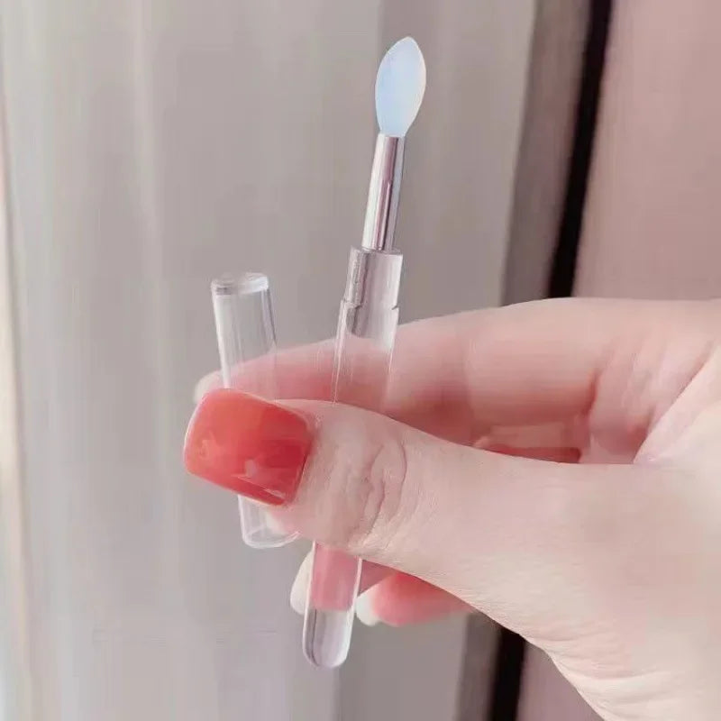 فرشاة مكياج العيون والشفاه متعددة الوظائف من السيليكون من LuxuryGlow - محمولة وصحية