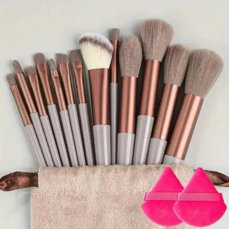 مجموعة فرش مكياج احترافية فاخرة من LuxuryGlow، مكونة من 16 قطعة - ألياف صوف ناعمة، وفرشاة كريم أساس وظلال عيون رقيقة