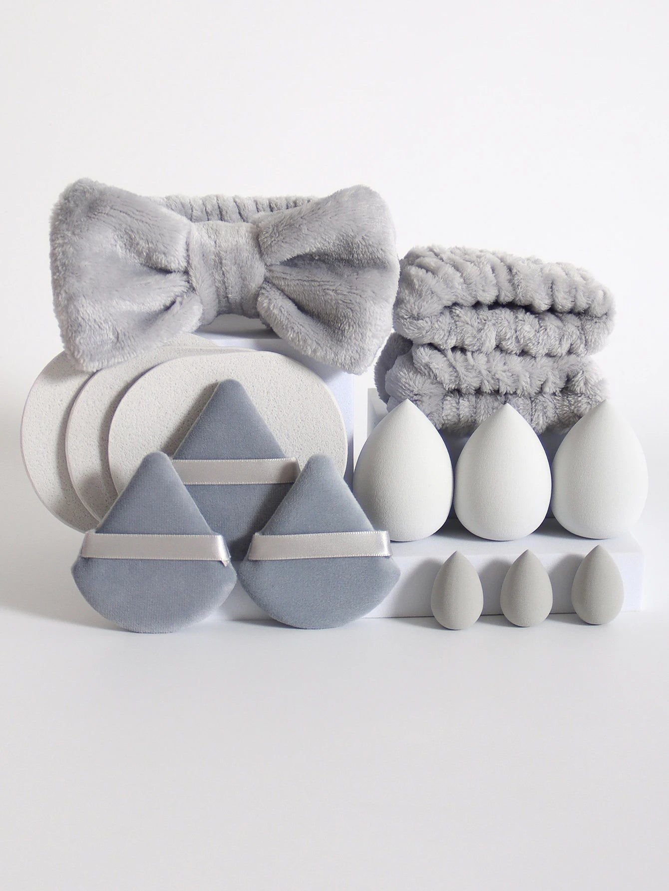 LuxuryGlow 15-Piece Makeup Sponge & Cosmetic Puff Set – Beauty Blender, Headband & Wristband