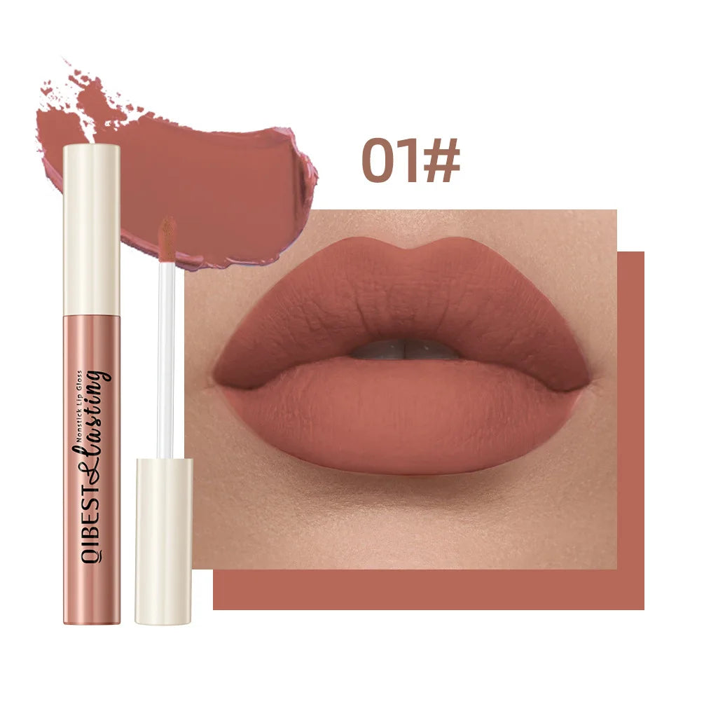 Labial líquido mate QiBest: duradero, resistente a las manchas y con acabado aterciopelado.
