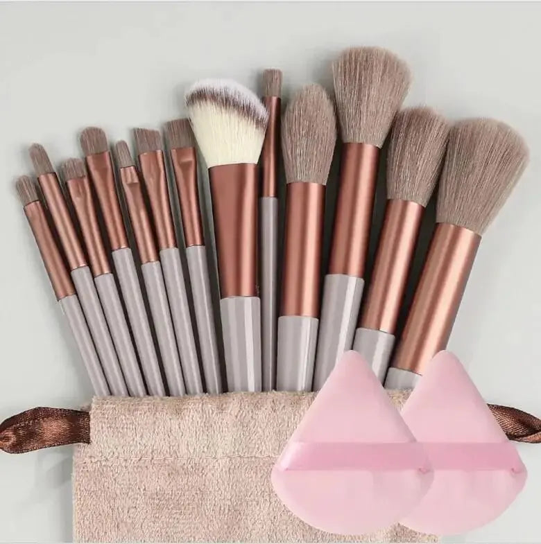 مجموعة فرش مكياج احترافية فاخرة من LuxuryGlow، مكونة من 16 قطعة - ألياف صوف ناعمة، وفرشاة كريم أساس وظلال عيون رقيقة
