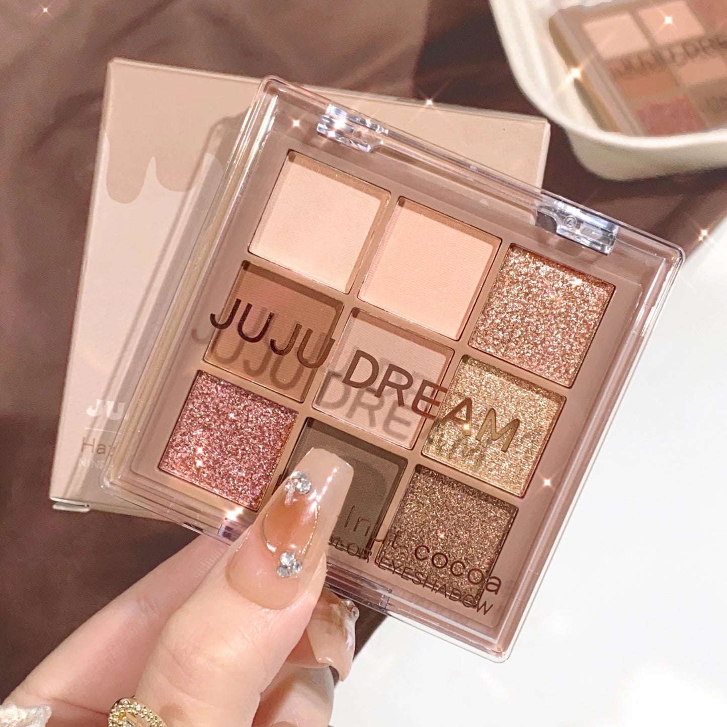 LuxuryGlow Luxurious 9-18 Color Eyeshadow Palette – Velvet Matte & Shimmer