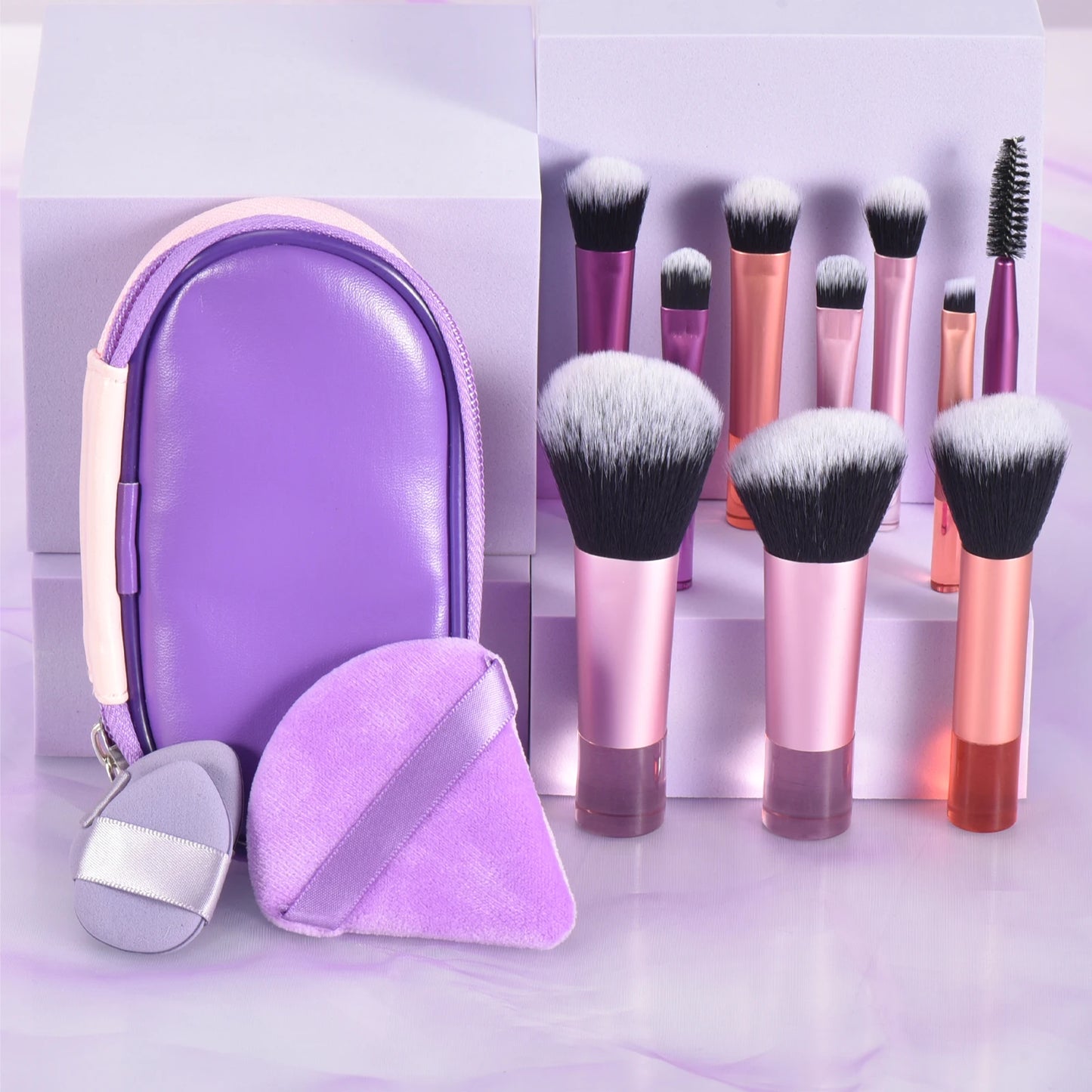 مجموعة فرش مكياج صغيرة من LuxuryGlow، 10 ألوان، مجموعة سفر محمولة مع إسفنجة وأدوات