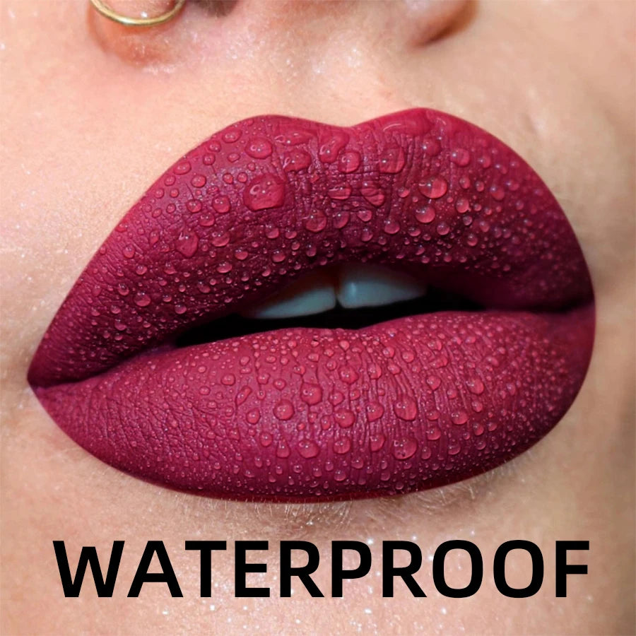 Brillo labial mate aterciopelado LuxuryGlow de 19 colores: labial líquido resistente al agua y de larga duración.