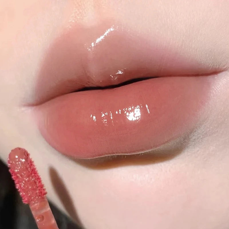 Laca de labios Crystal Gloss de HERORANGE: brillo cristalino, duradero y no pegajoso.