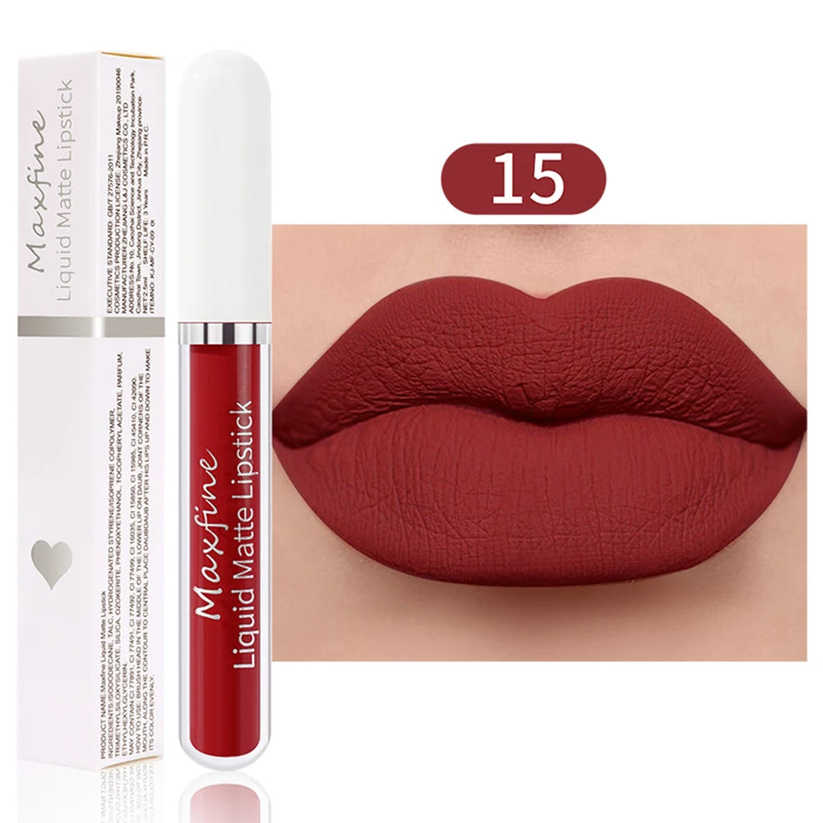Lápiz labial líquido mate MAXFINE: alta pigmentación, resistente al agua y antiadherente.