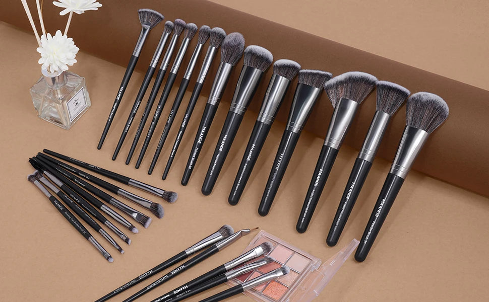 MAANGE - Juego de 25 brochas de maquillaje profesional para rostro y ojos en caja de regalo