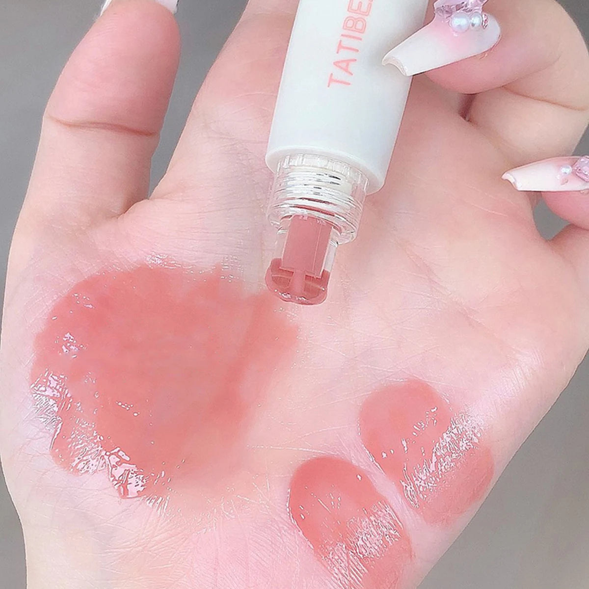 Brillo labial hidratante Lip Jelly Essence de TATIBEAUTY | Brillo hidratante y duradero
