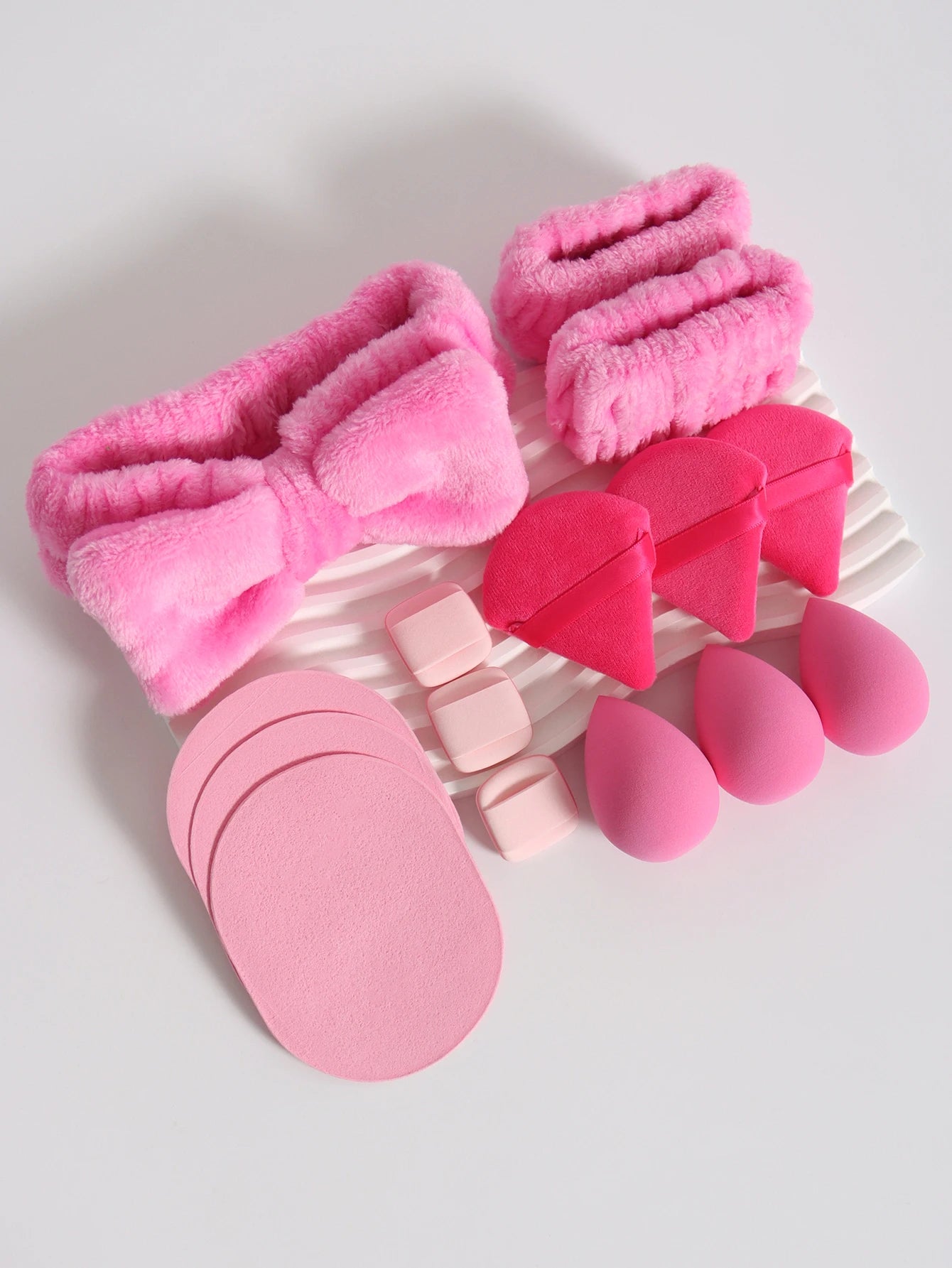 LuxuryGlow 15-Piece Makeup Sponge & Cosmetic Puff Set – Beauty Blender, Headband & Wristband