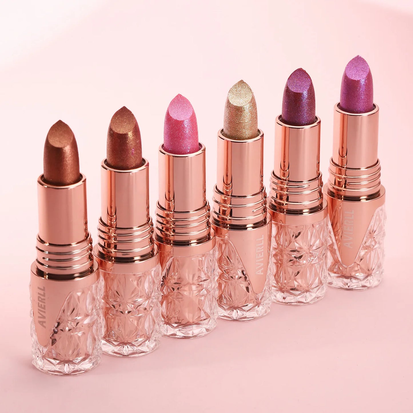 Lápiz labial perlado brillante 3 en 1 LuxuryGlow: mate, con brillo y resistente al agua