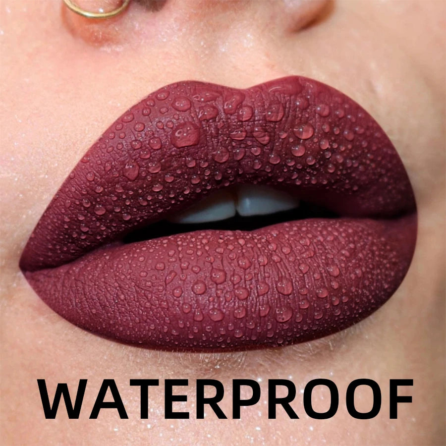 Brillo labial mate aterciopelado LuxuryGlow de 19 colores: labial líquido resistente al agua y de larga duración.