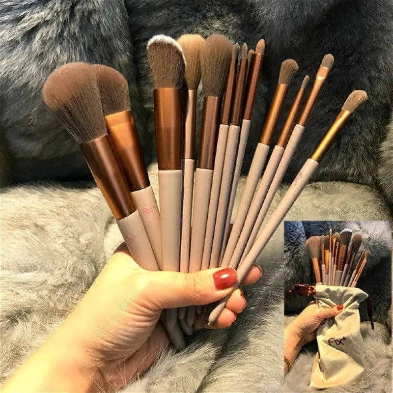 مجموعة فرش مكياج LuxuryGlow من 13 قطعة للعيون والوجه والأساس - شعيرات نايلون ناعمة