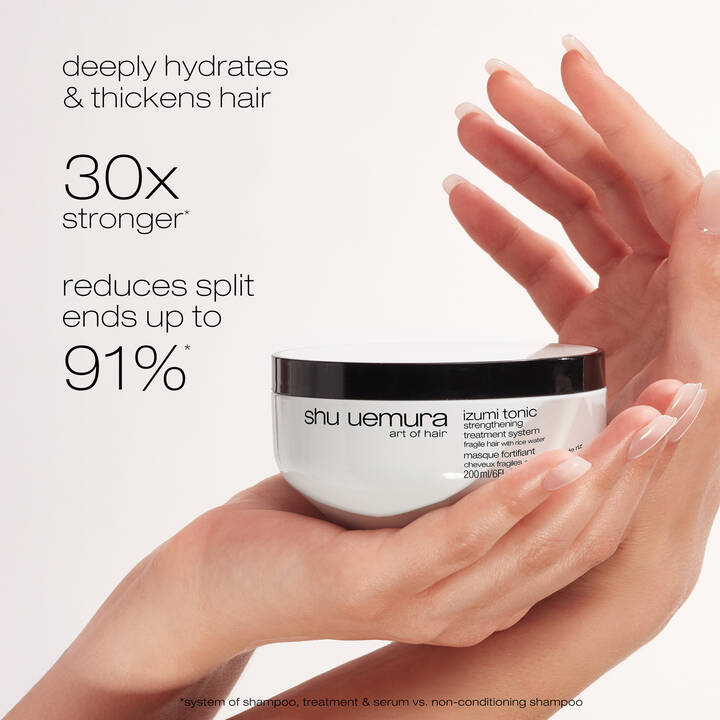 Mascarilla capilar tónica fortalecedora Shu Uemura Izumi con agua de arroz: repara y espesa el cabello.