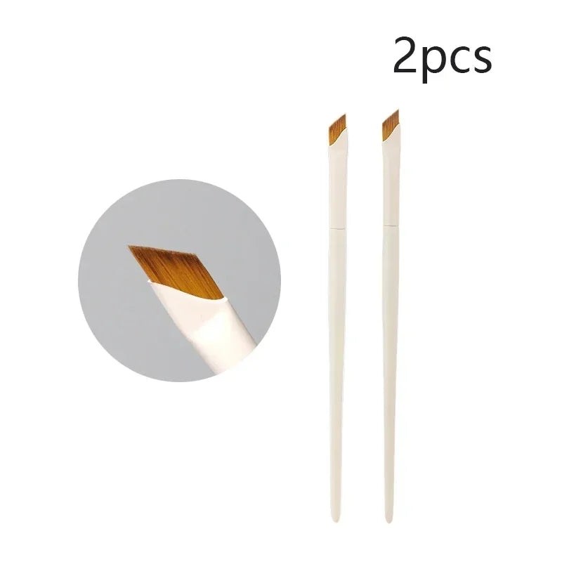 WOKO Ultra-Thin Precision Blade Eyeliner & Eyebrow Brush – White Wooden Handle