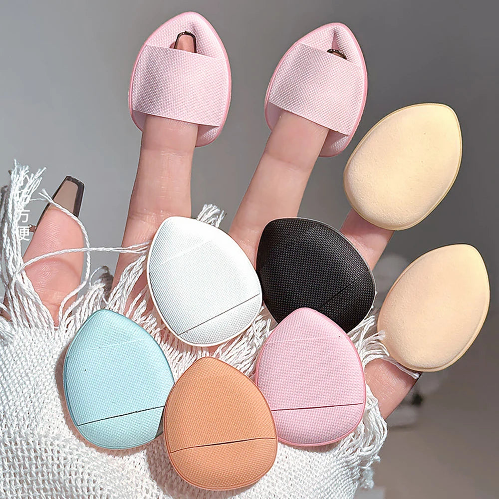 LuxuryGlow - Juego de 12 mini borlas para polvos y herramientas de maquillaje: suaves esponjas de aire sin látex para polvos sueltos y base.