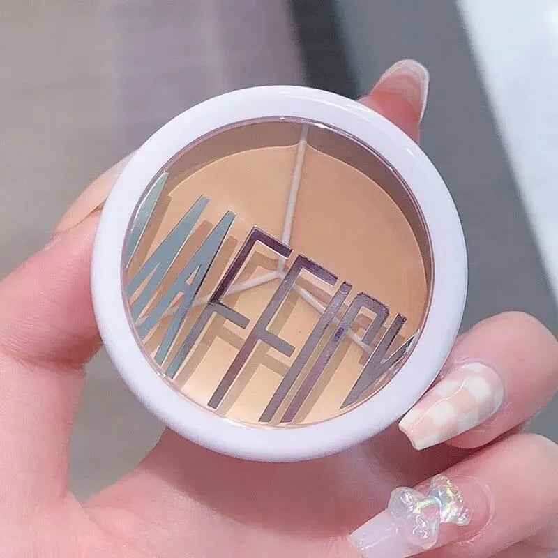 MAFFICK 3-Color Concealer Palette – Dark Circle & Blemish Coverage, Waterproof