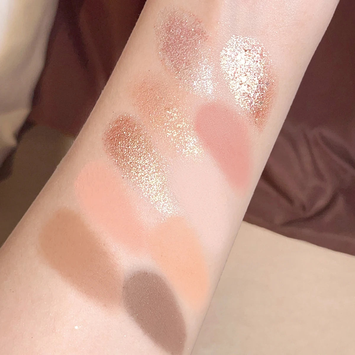 HISYI 10-Color Eyeshadow Palette – Matte, Shimmer & Glitter Waterproof Long-Lasting