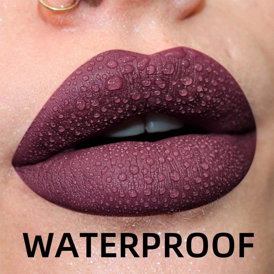 Brillo labial mate aterciopelado LuxuryGlow de 19 colores: labial líquido resistente al agua y de larga duración.